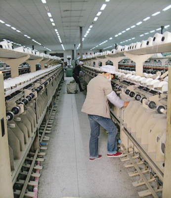 20S/2D 化纖滌綸縫紉線 原白_化纖紗批發(fā)